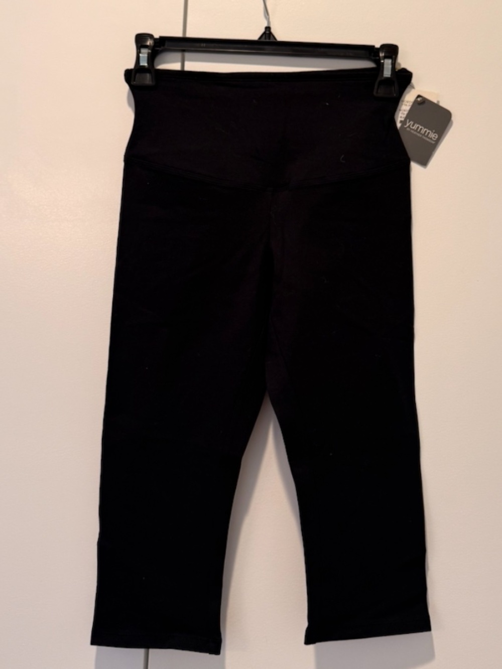 Yummie by Heather Thomson Black High Rise Shaping Capri Leggings Size Small NWT